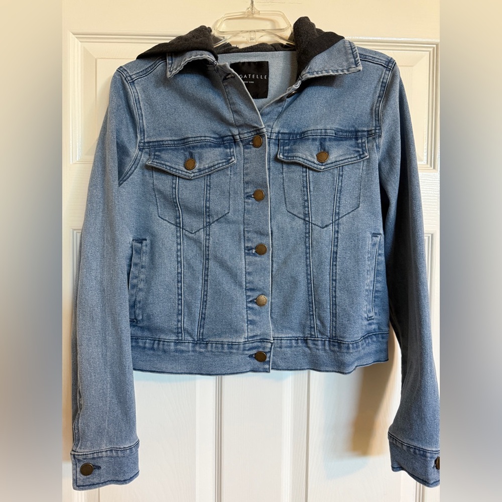 Bagatelle New York Women's Blue Denim Stretchy Jacket with Hoodie Small